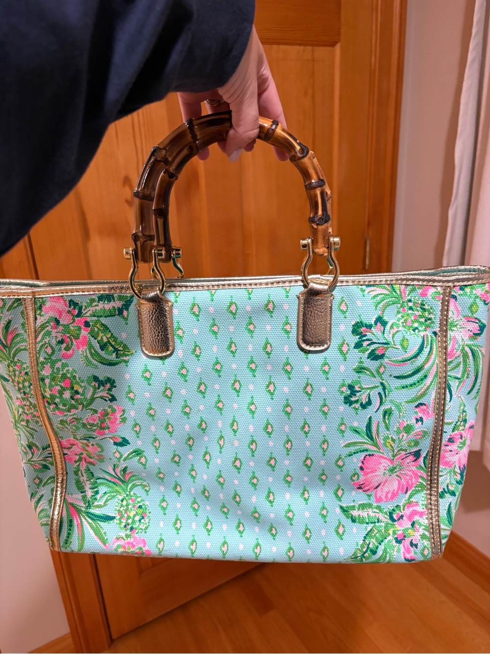 NWT Lilly Pulitzer Mint Floral Tote with Bamboo Handles - Picture 4 of 5